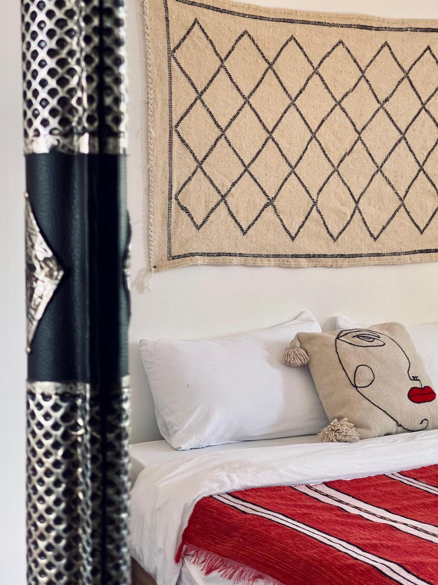 Freebirds Hostel Tamraght Ngoại thất bức ảnh